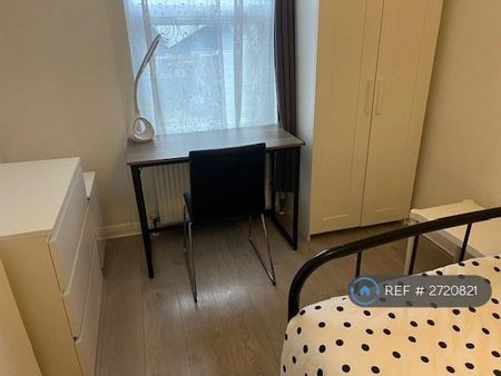 1 bedroom in a house share to rent - Photo 4