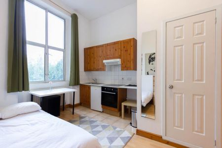 Flat 06 West Cromwell Road, Earls Court SW5 9QL - Photo 2
