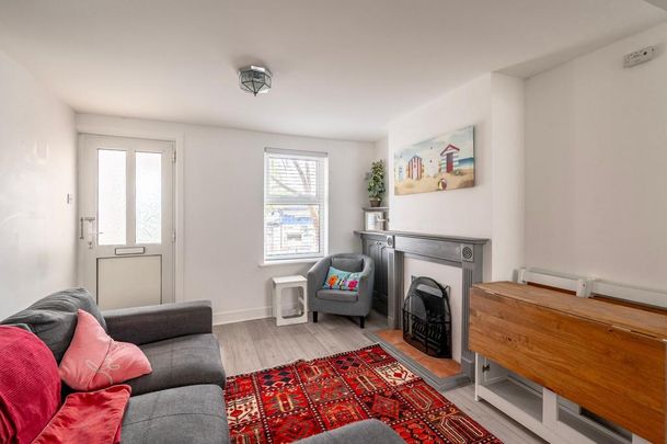 2 bedroom terraced house to rent - Photo 1