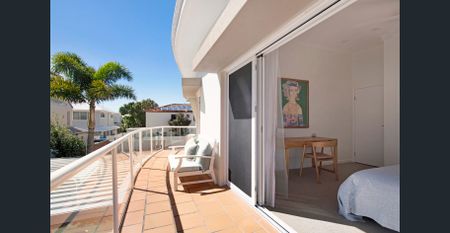 Luxury Coastal Living In Prime Mermaid Beach Location - UNFURNISHED - Photo 2