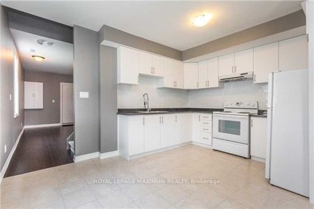 For Lease - 41 Gowan Street, Barrie, Ontario - Photo 2