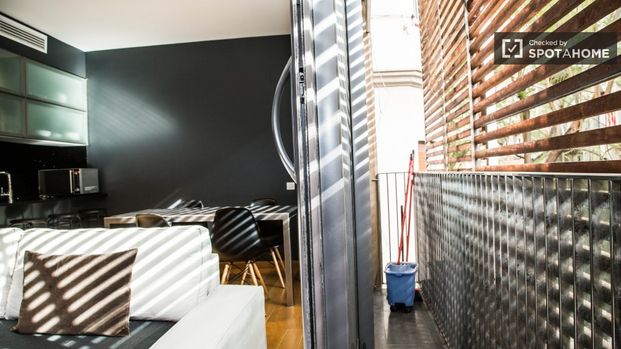 barcelona, Catalonia 08012 - Photo 1