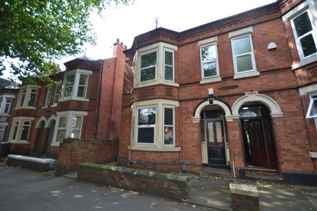 6 bed Mid Terraced House for Rent - Photo 3