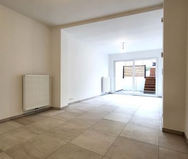 Deze volledig gerenoveerde woning (2025) biedt modern wooncomfort o... - Foto 3