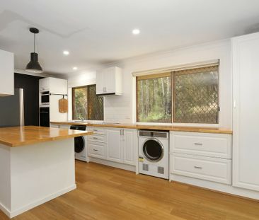 CHARMING 3 BEDROOM DUPLEX - Photo 2