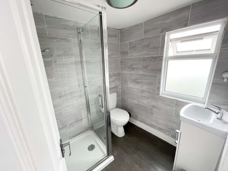 Baxter Street, Brighton - LOVELY STUDENT PROPERTY - Photo 4