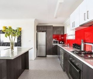 Stylish Inner City Unit! - Photo 1