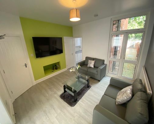 6 Bedroom, En-suite, 11 St George’s Road – Student Accommodation Coventry - Photo 1