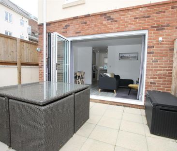 3 bedroom terraced house to rent - Photo 5