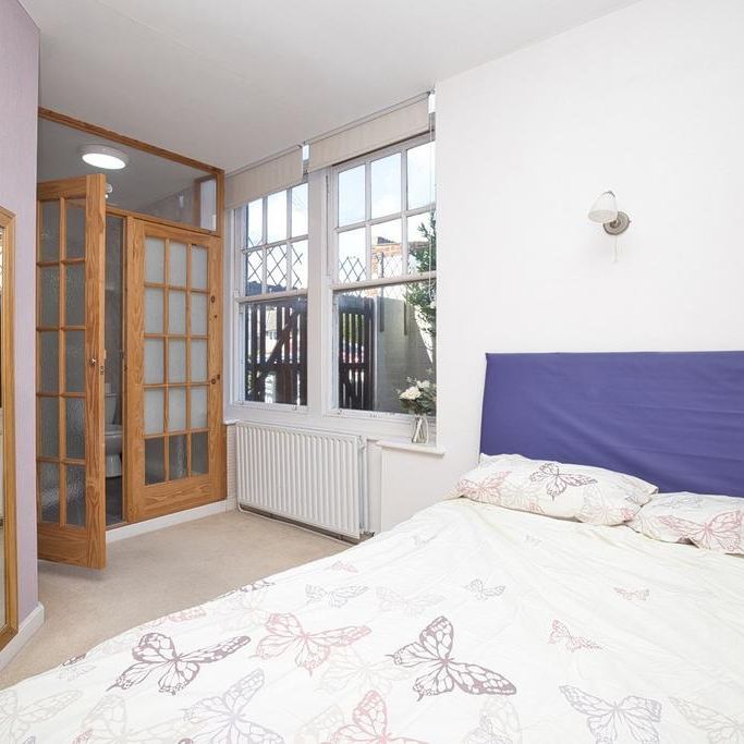 3 bedroom flat to rent - Photo 1