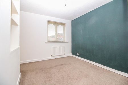 2 Bedroom House - Photo 2