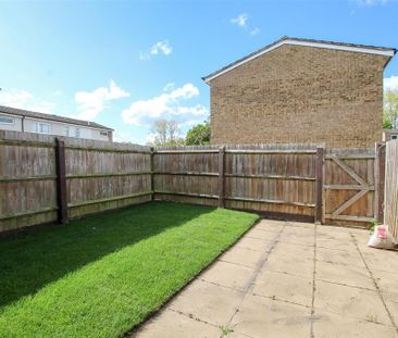 3 bedroom terraced house to rent - Photo 4