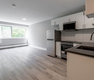 5765 Cote-St-Luc Road, Montréal, QC - Photo 1