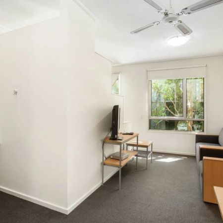 6011/570 Lygon Street, - Photo 3