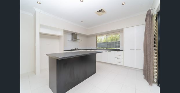 This lovely neat and appealing low maintenance home in Landsdale with 3 Bedrooms and 2 Bathrooms is available to rent NOW ! - Photo 1