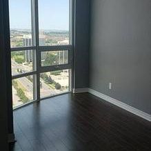 Burnhamthorpe & Hurontario Beautiful Corner Unit 2Bdrm Lrg Windows - Photo 2