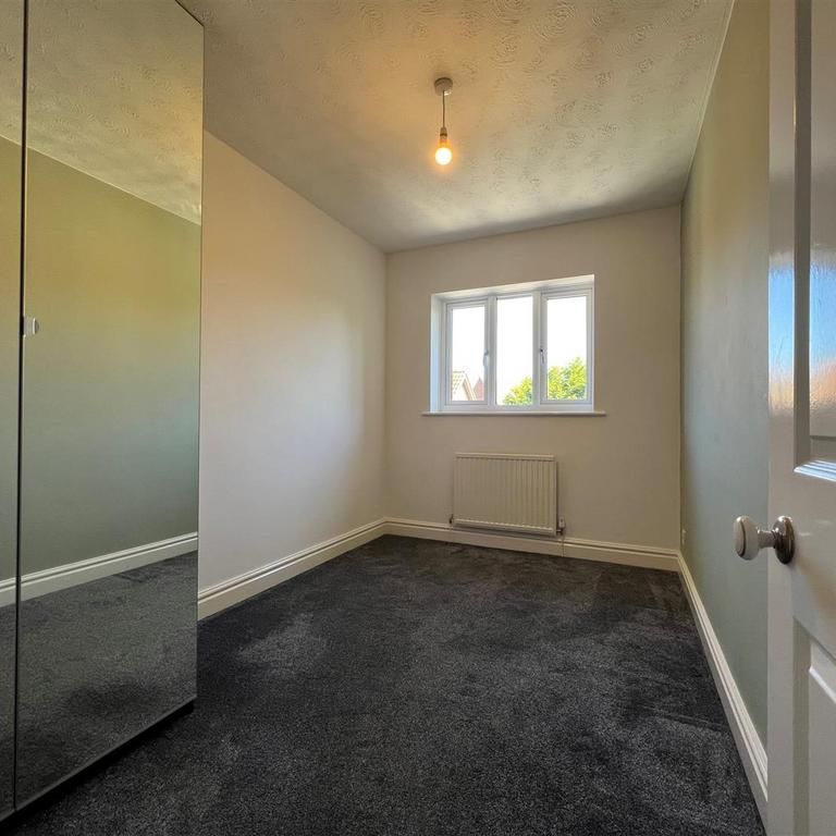 5 bedroom detached house to rent - Photo 1