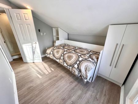 For Lease - 32 Penetang Street Unit# 2, Barrie, Ontario - Photo 4