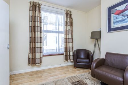 4 bedroom house to rent Baileys Road, Southsea, PO5 - Photo 2