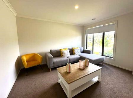 FULLY FURNISHED & VERY LUXURIOUS! - Photo 3