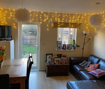 Room in a Shared House, Calypso Crescent, SE15 - Photo 3