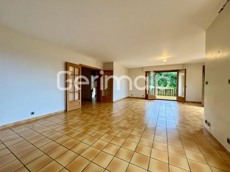 Location Maison 5 pièces 176,23 m² - Photo 2