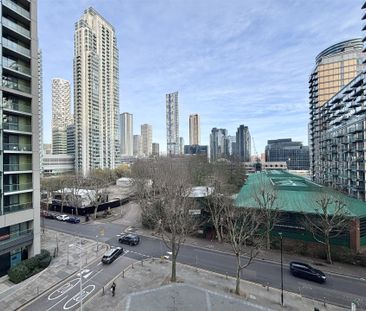 Lincoln Plaza, London - Photo 1