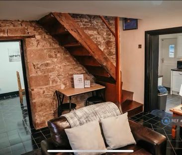 2 bedroom terraced house to rent - Photo 2