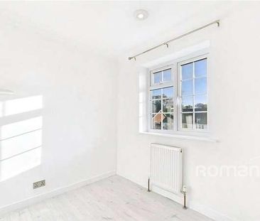 Hazel Road, Mytchett, Camberley, GU16 - Photo 4