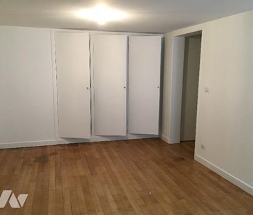 A LOUER UN APPARTEMENT, centre ville, proximité place des Carmes, ds un immeuble donnant sur co... - Photo 3