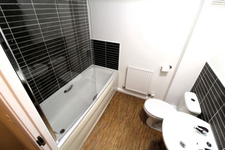 12 Guildhall Close - Photo 2