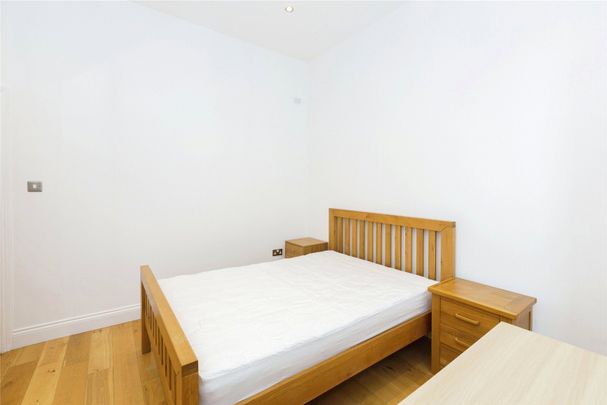 East India Dock Road, E14 - Photo 1