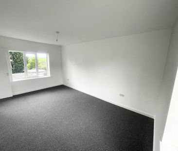 3 bedroom end of terrace house to rent - Photo 3