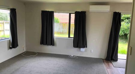 Rare on Rebecca! - Photo 5