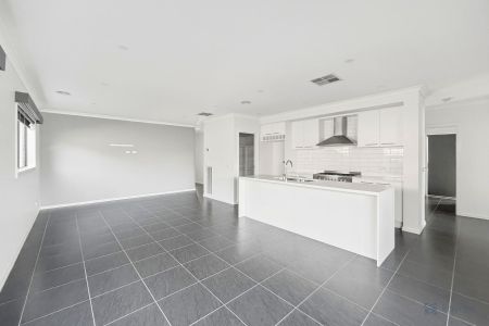 Well presented 3 bedroom home - Photo 2