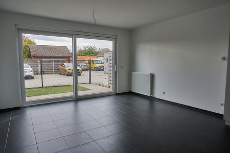 GELIJKVLOERS APPARTEMENT IN CENTRUM STABROEK - Foto 2