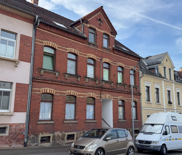 Kleine 2-Raum-Erdgeschoss-Wohnung in Werdau demnächst frei! - Photo 1