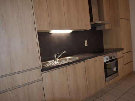 Centraal gelegen woning met 3 slaapkamers - Photo 2