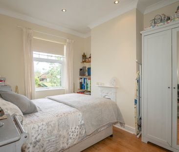 3 bedroom mid terrace to let - Photo 4