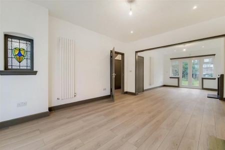 3 bedroom semi-detached house to rent - Photo 2