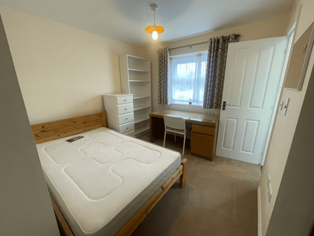 4 bedroom terraced house to rent - Photo 2