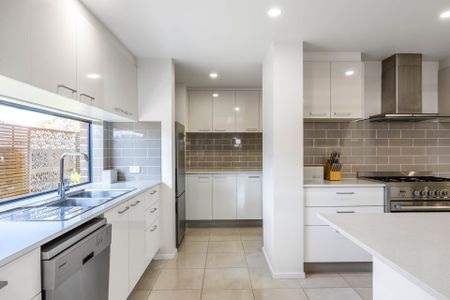 Exceptional Family Comfort in the Rosenthal Estate - Photo 2