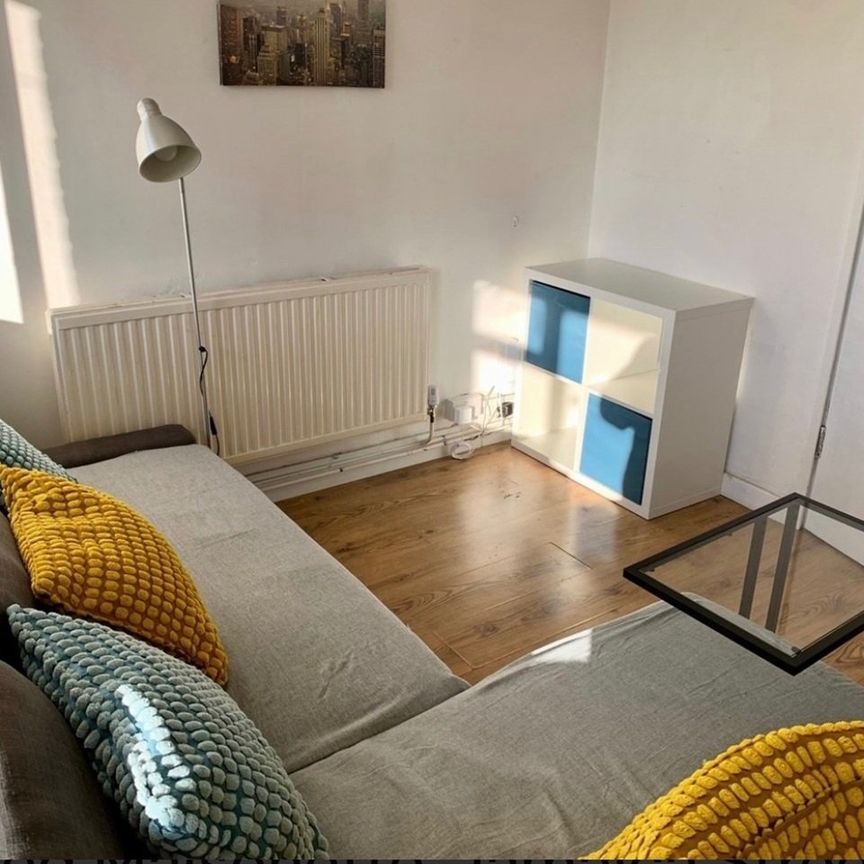 5 Bed Maisonette, Jamaica Street, E1 - Photo 1