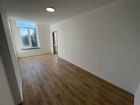 Appartement 1ch. remis à neuf à 6060 Charleroi  Loyer: 700 € - Photo 3