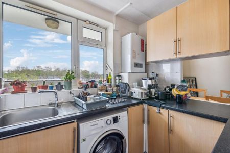 2 bedroom flat to rent - Photo 2