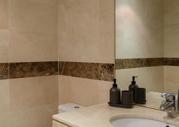 2 bedroom luxury Flat for rent in Benahavís, Andalusia