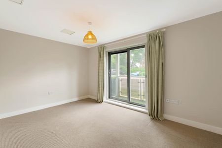 Fitzgerald House, St. Georges Grove, London, SW17 flat to rent - Photo 3