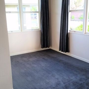 Sunny home - centrally located - Photo 1