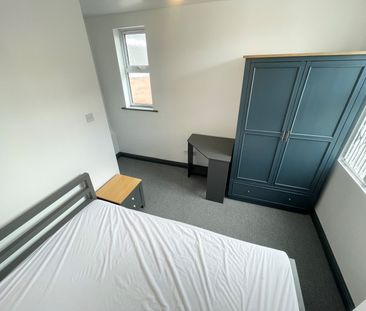 Room 4, Gregory Boulevard, NG7, Nottingham - Photo 3