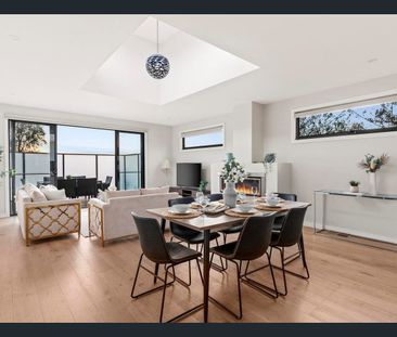 Spacious Contemporary Family Living in Prime Doncaster Location - Photo 6